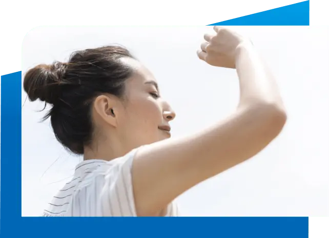 紫外線を気にする女性のイメージ画像